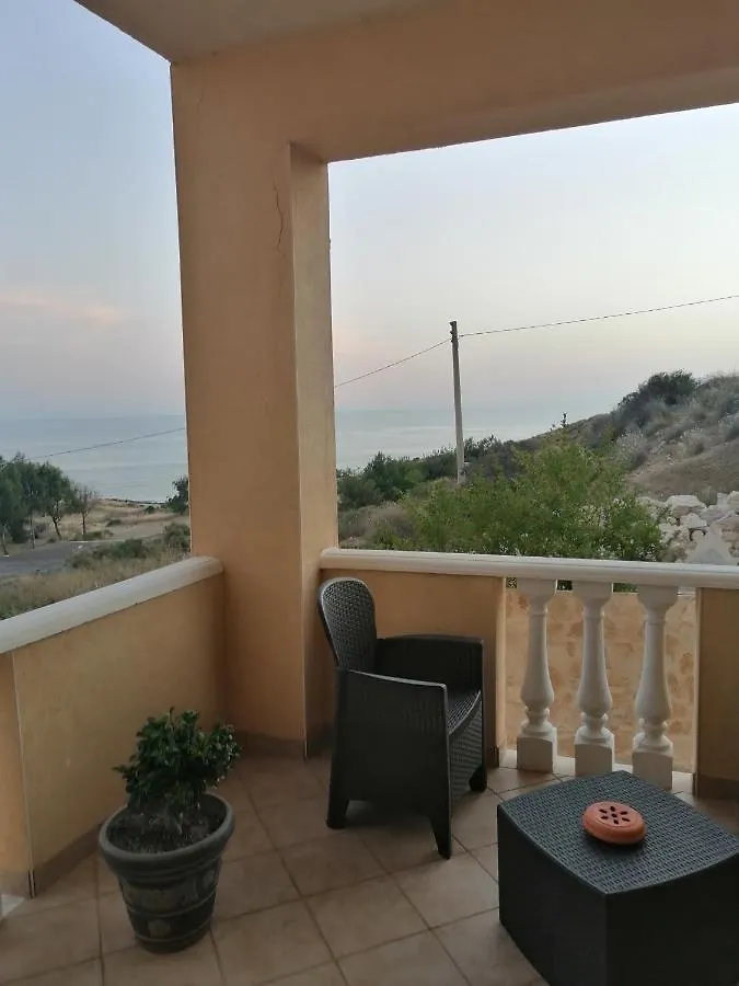 Bed and Breakfast Al Faro Realmonte Bed & Breakfast