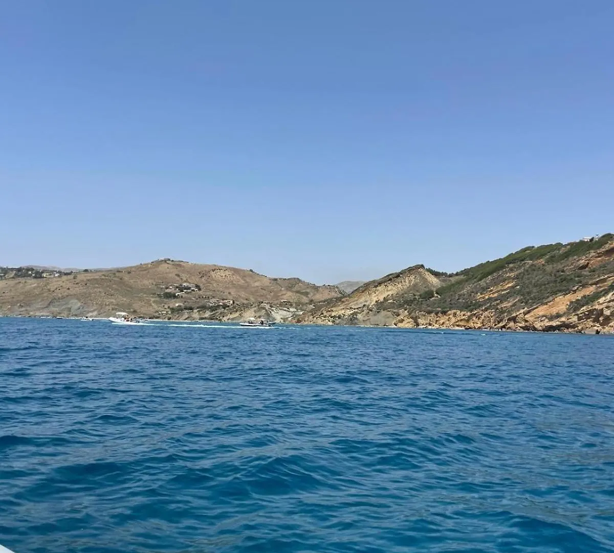 Bed and Breakfast Al Faro Realmonte Bed & Breakfast